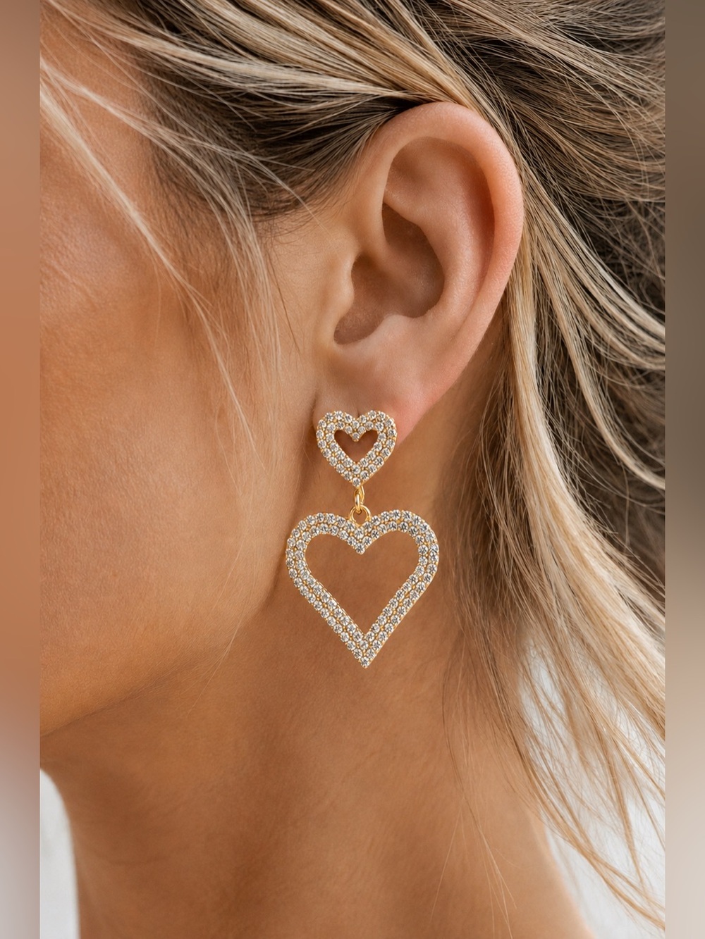 NWOT Leith Valentine's Day
Single Heart Drop Earring